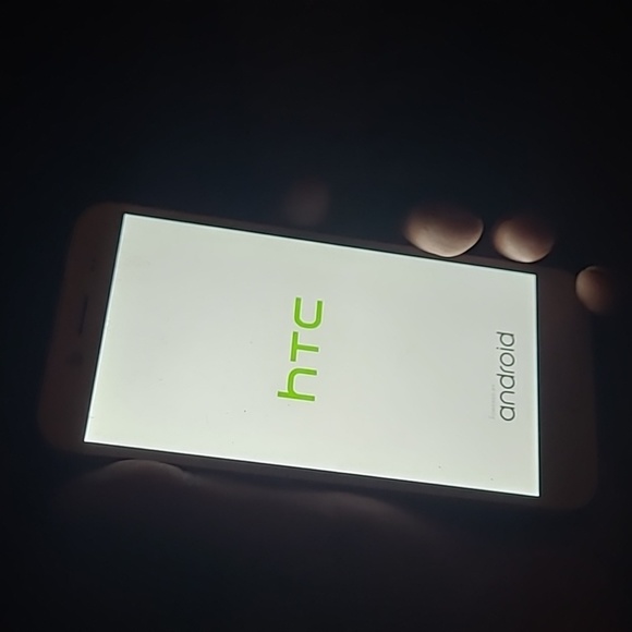 HTC Bolt missing Sim Card Tray unlocked - Picture 2 of 4